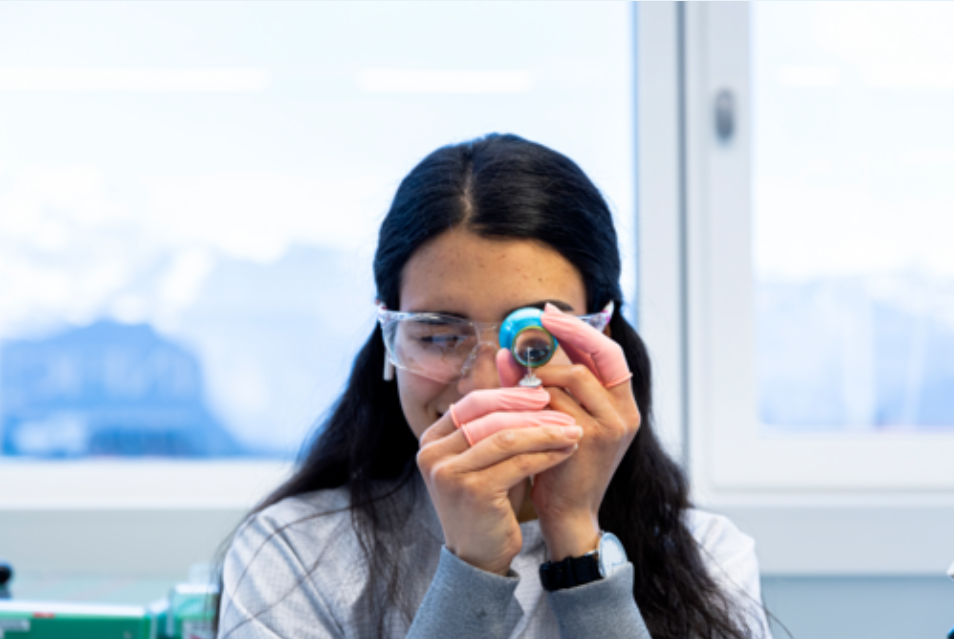 心有繁花自芬芳 ，一起感受英福康科技“她